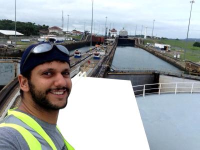 "Selfie" cruzando el Canal de Panamá en el 2013.