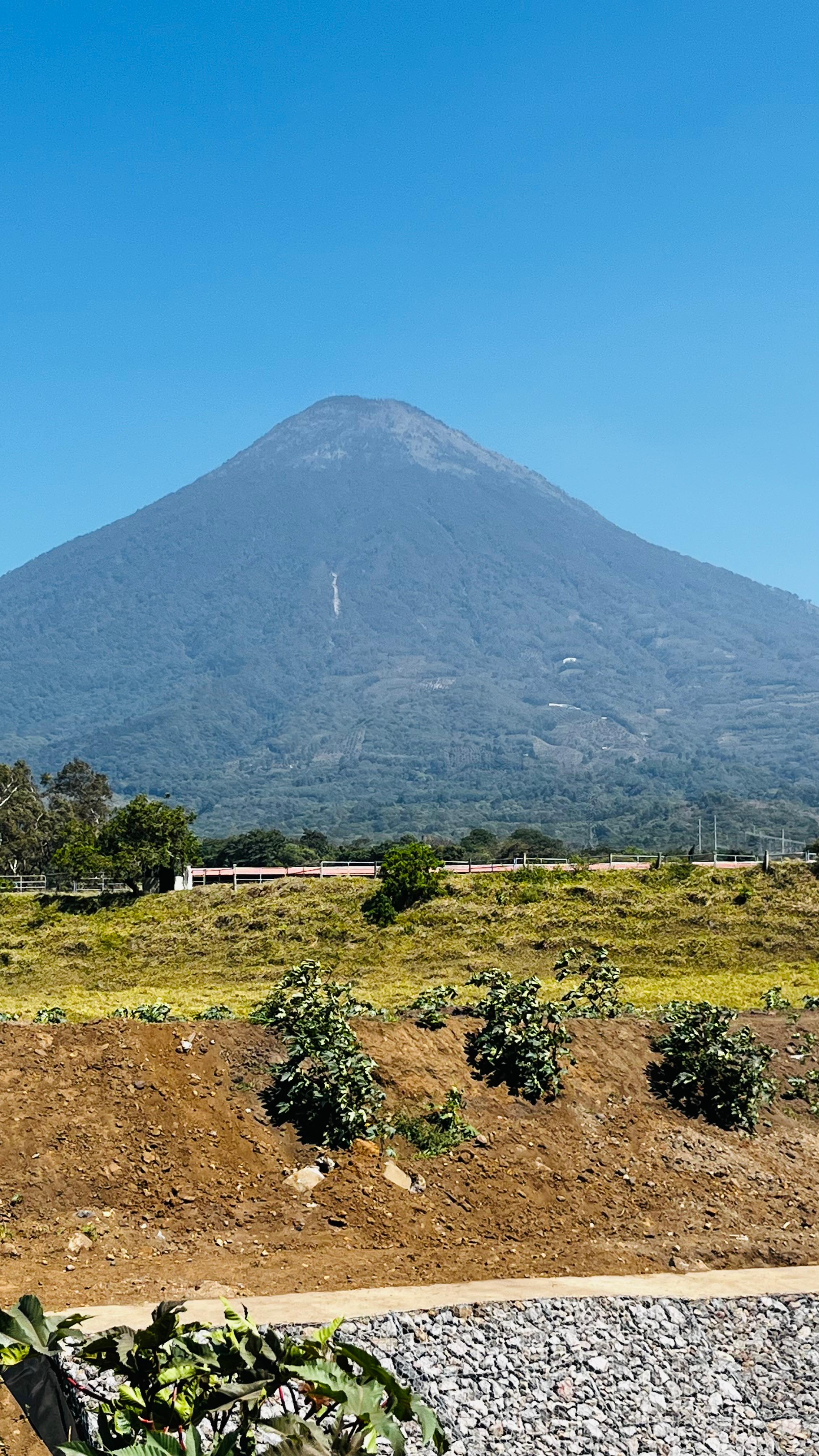 El Pacaya desde la autopista
